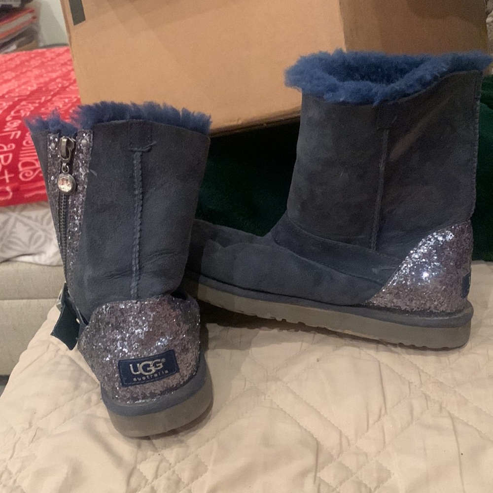 Blue uggs - Picture 3 of 4